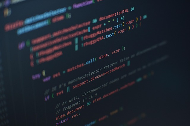 Código de programação em tela escura representando arquivo robots.txt e diretivas técnicas